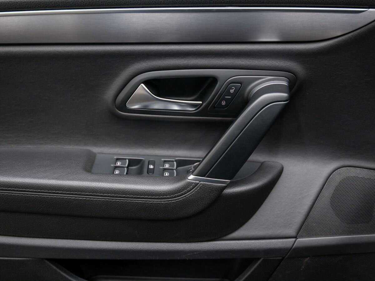 Volkswagen Passat CC с пробегом — 2012 год. Фото: #14