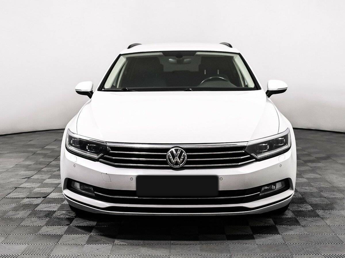 Volkswagen Passat с пробегом — 2018 год. Фото: #1