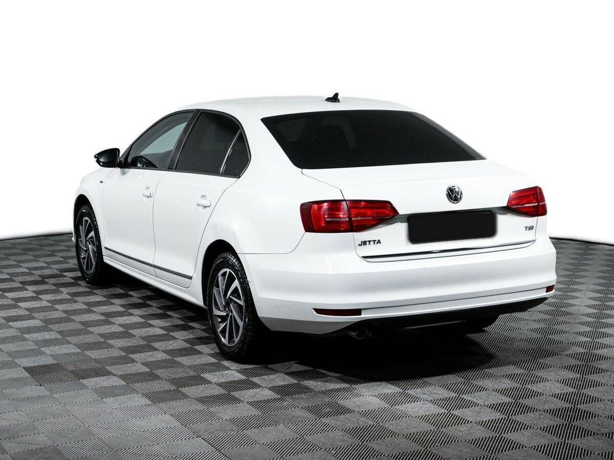 Volkswagen Jetta с пробегом — 2017 год. Фото: #6