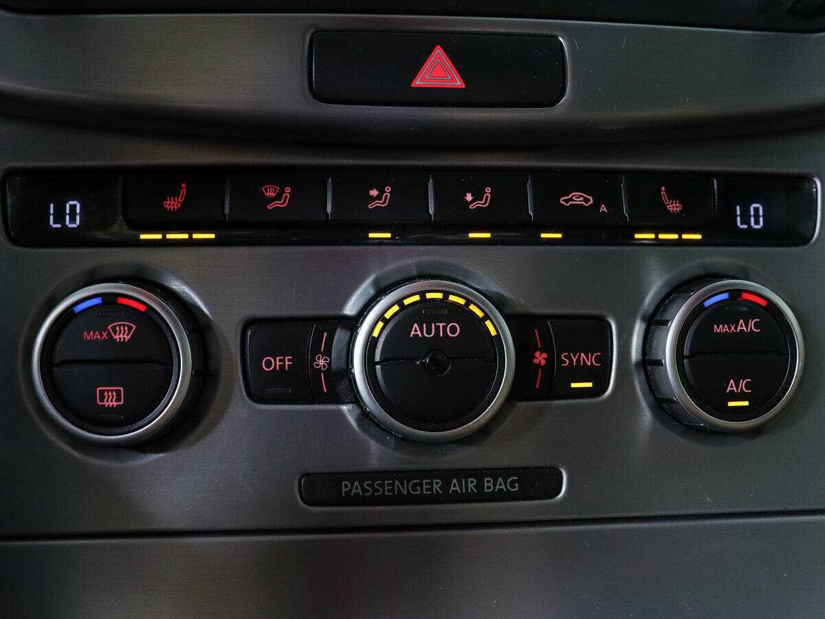 Volkswagen Passat CC с пробегом — 2013 год. Фото: #14