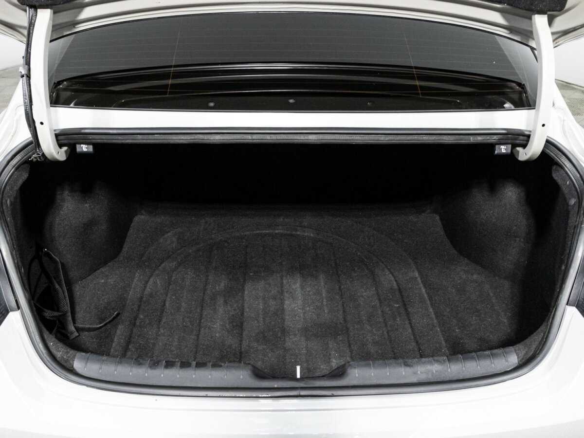 Hyundai Elantra с пробегом — 2021 год. Фото: #14