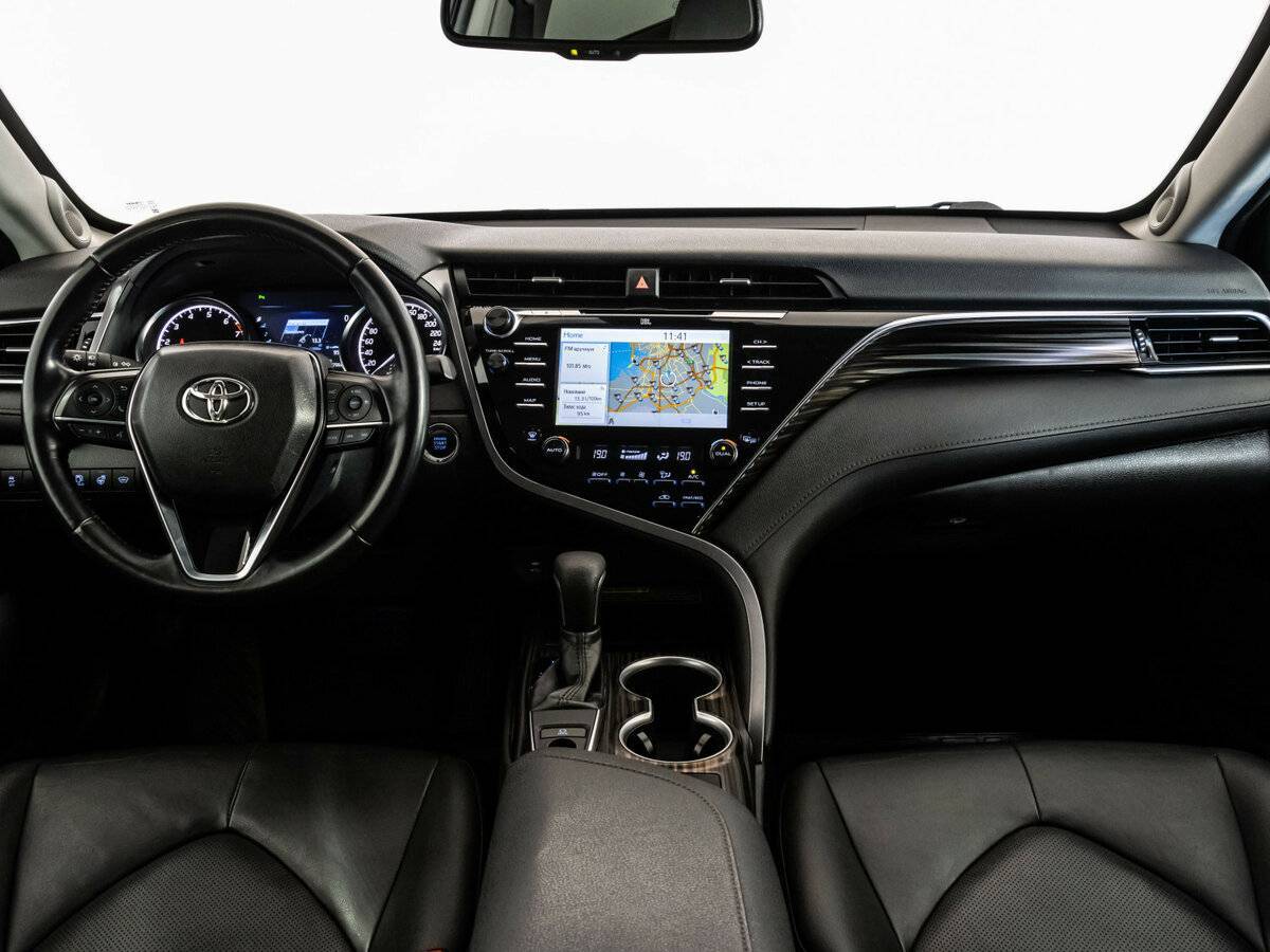 Toyota Camry с пробегом — 2019 год. Фото: #9