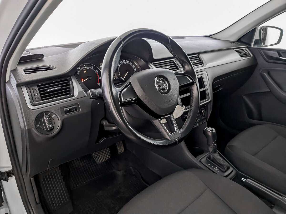 Skoda Rapid с пробегом — 2019 год. Фото: #15