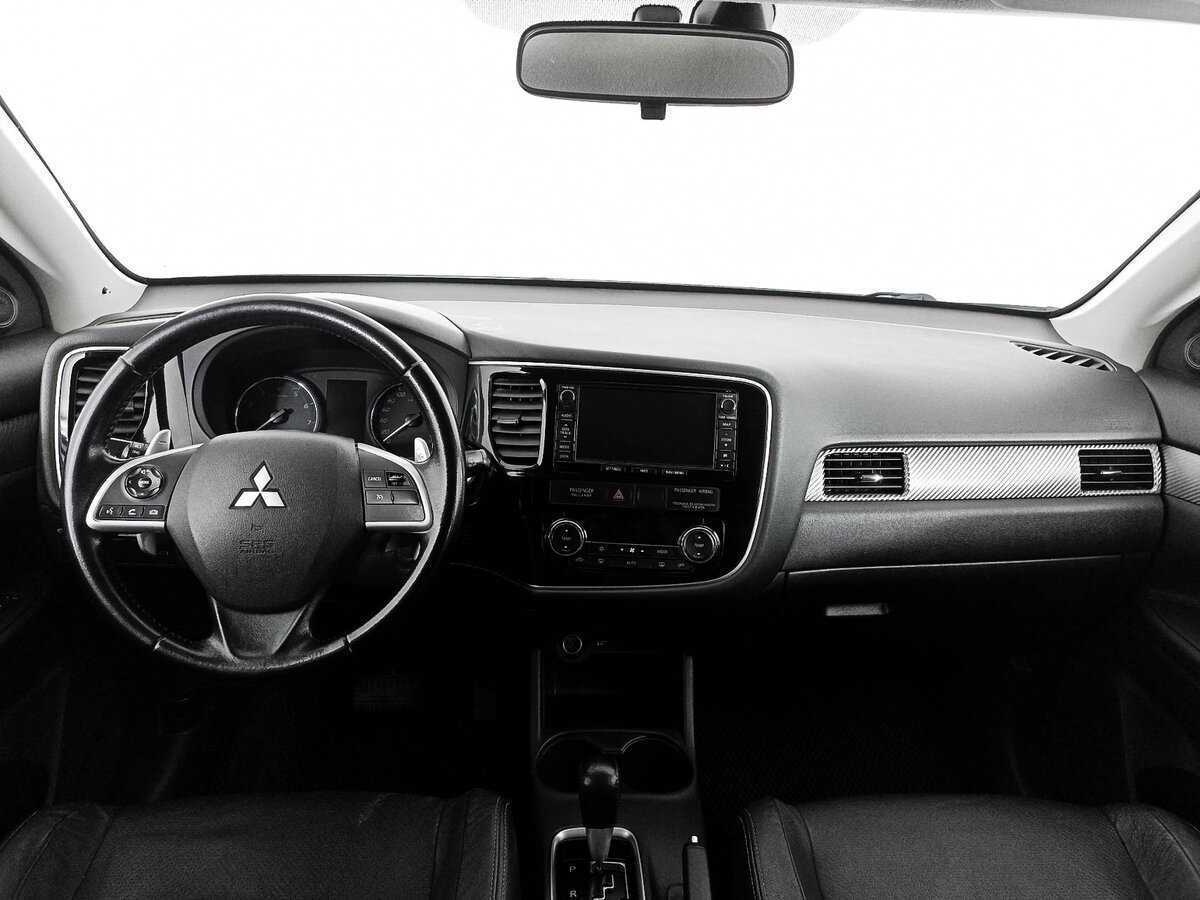 Mitsubishi Outlander с пробегом — 2014 год. Фото: #9