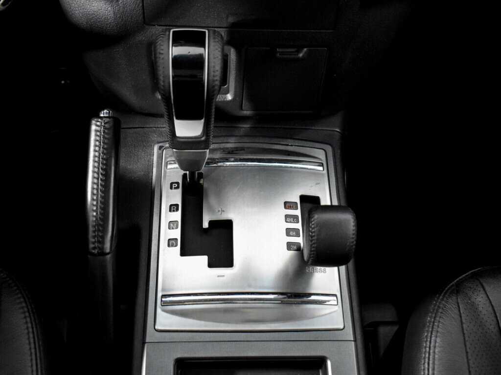 Mitsubishi Pajero с пробегом — 2013 год. Фото: #10