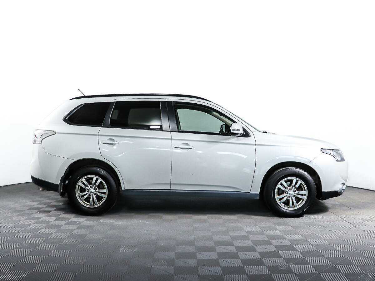 Mitsubishi Outlander с пробегом — 2013 год. Фото: #2