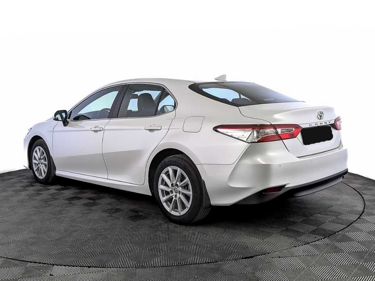 Toyota Camry с пробегом — 2021 год. Фото: #6
