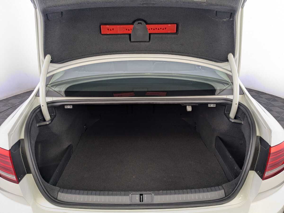 Volkswagen Passat с пробегом — 2019 год. Фото: #9