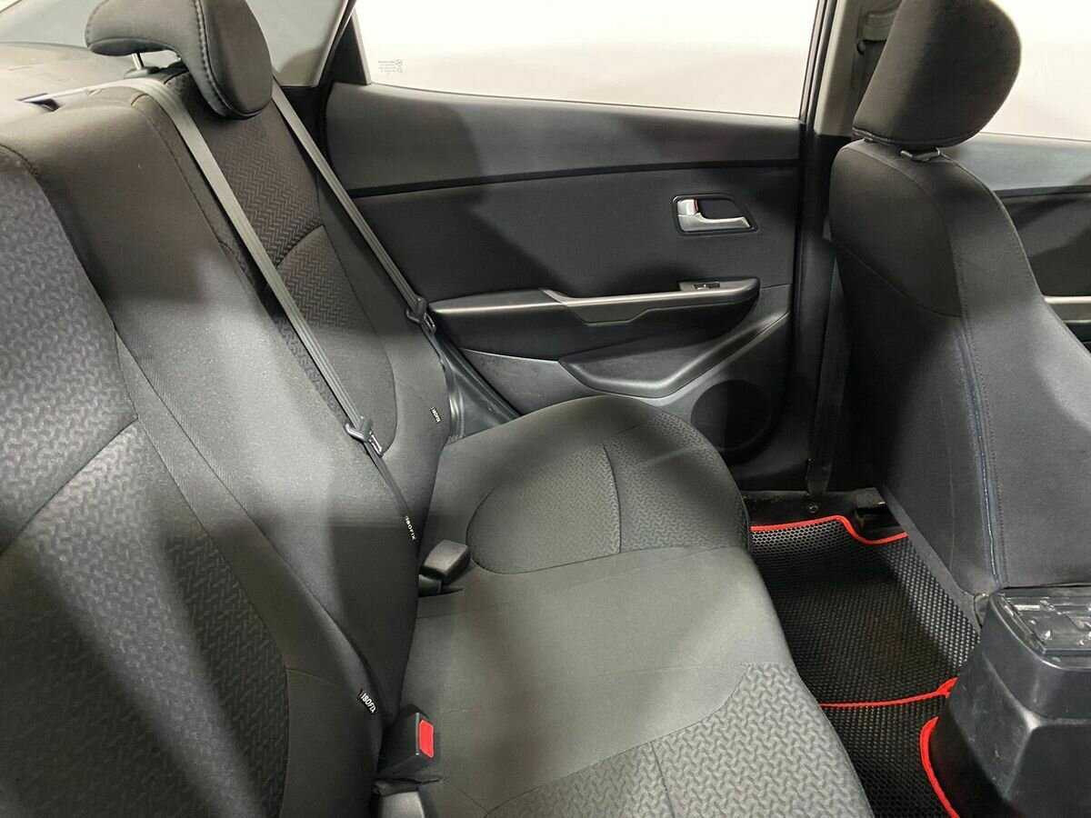 Kia Rio с пробегом — 2014 год. Фото: #10