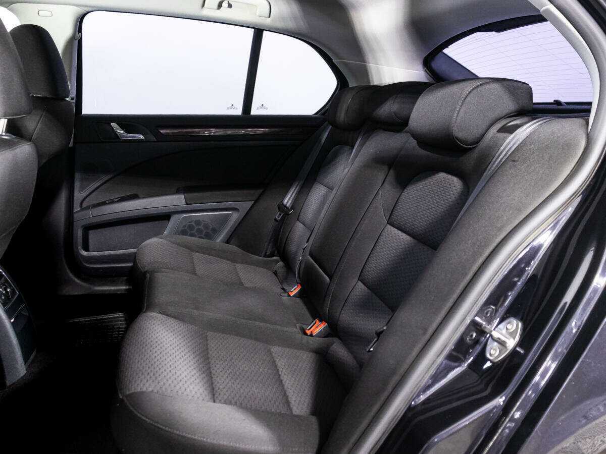 Skoda Superb с пробегом — 2012 год. Фото: #9