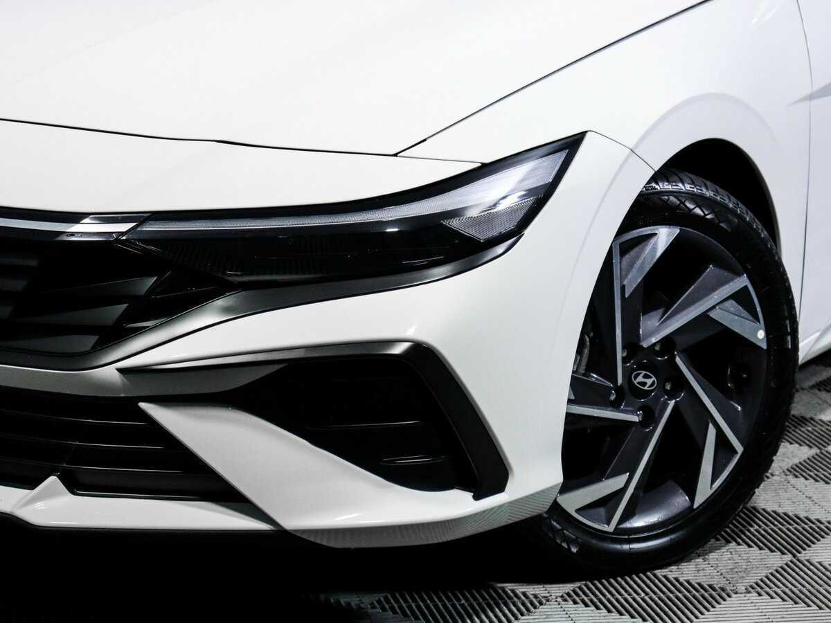 Hyundai Elantra с пробегом — 2023 год. Фото: #15