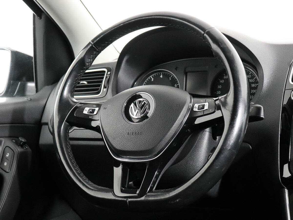Volkswagen Polo с пробегом — 2017 год. Фото: #12