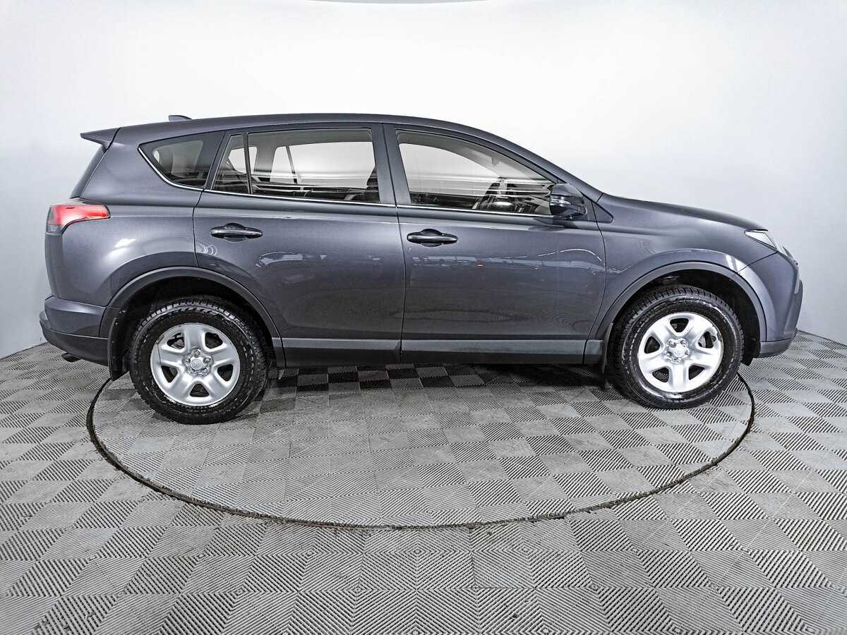 Toyota RAV4 с пробегом — 2015 год. Фото: #3
