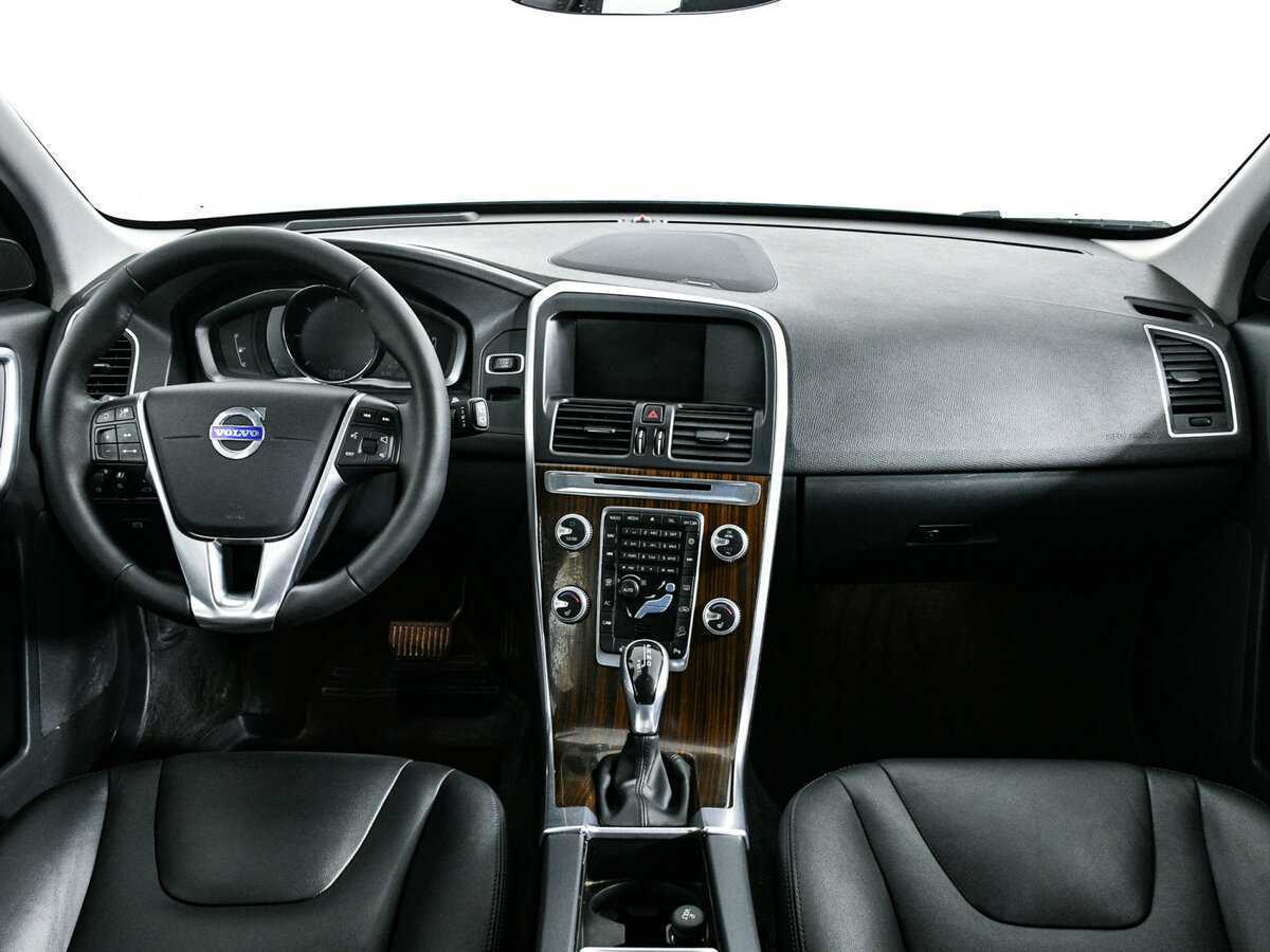 Volvo XC60 с пробегом — 2015 год. Фото: #10