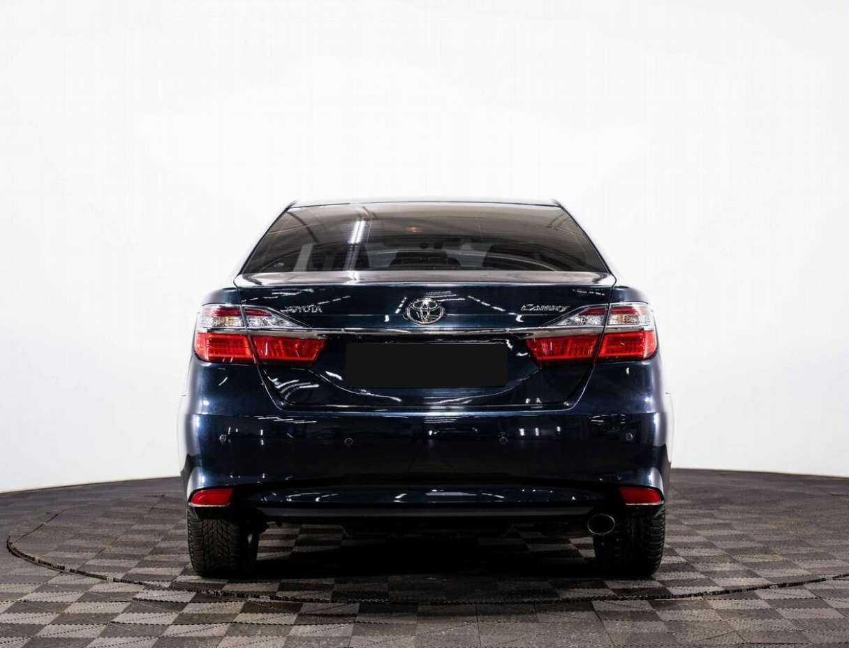 Toyota Camry с пробегом — 2015 год. Фото: #4