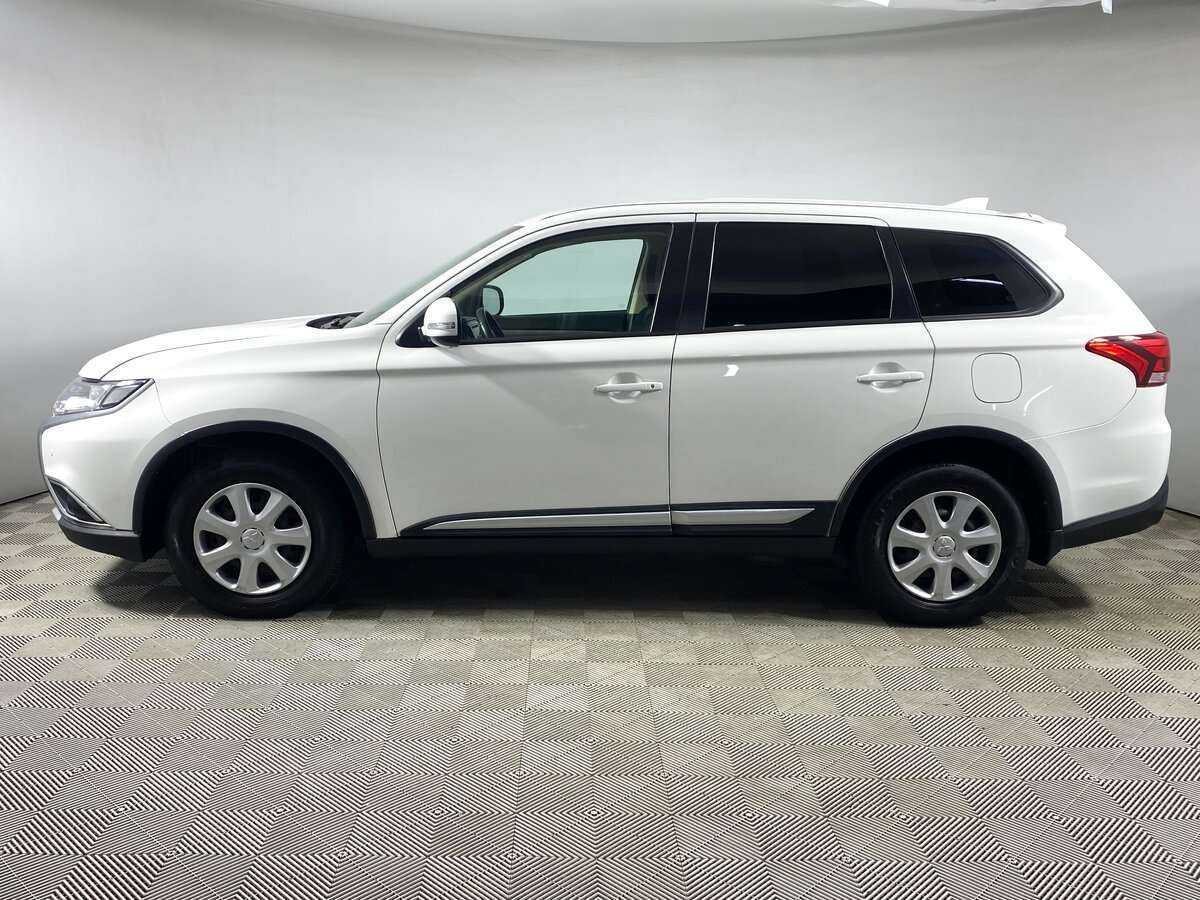 Mitsubishi Outlander с пробегом — 2017 год. Фото: #7