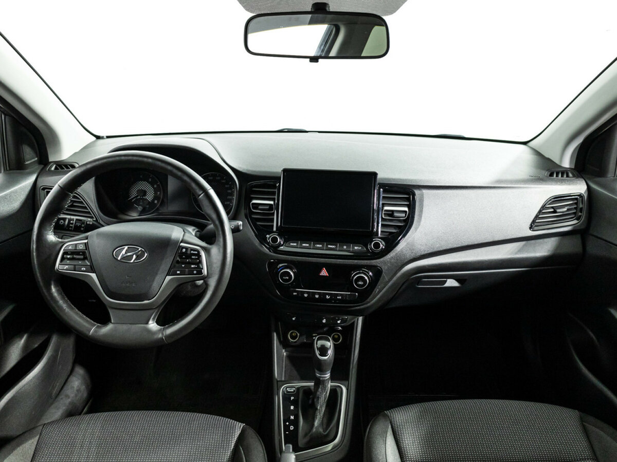 Hyundai Solaris с пробегом — 2021 год. Фото: #12