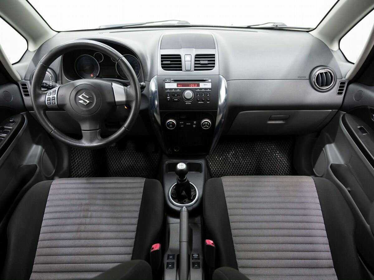 Suzuki SX4 с пробегом — 2013 год. Фото: #11