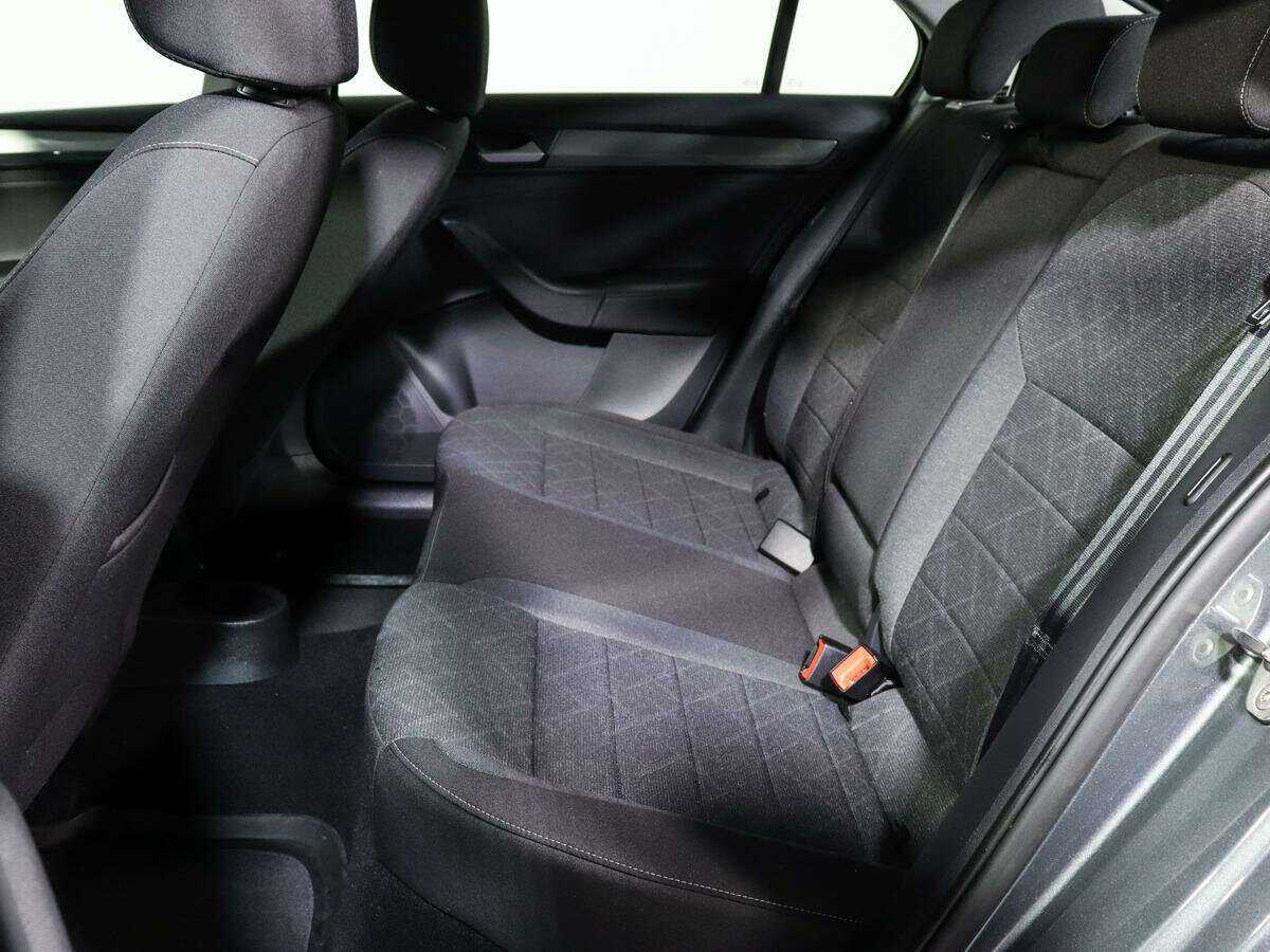 Volkswagen Polo с пробегом — 2021 год. Фото: #6