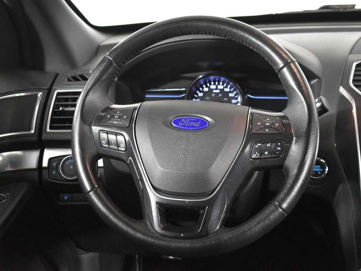 Ford Explorer с пробегом — 2018 год. Фото: #13