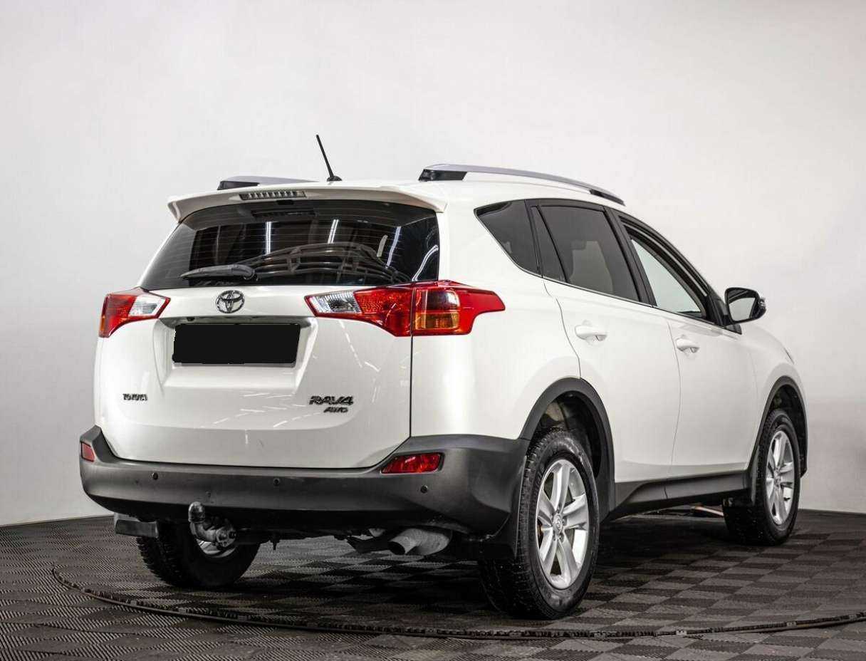 Toyota RAV4 с пробегом — 2014 год. Фото: #5