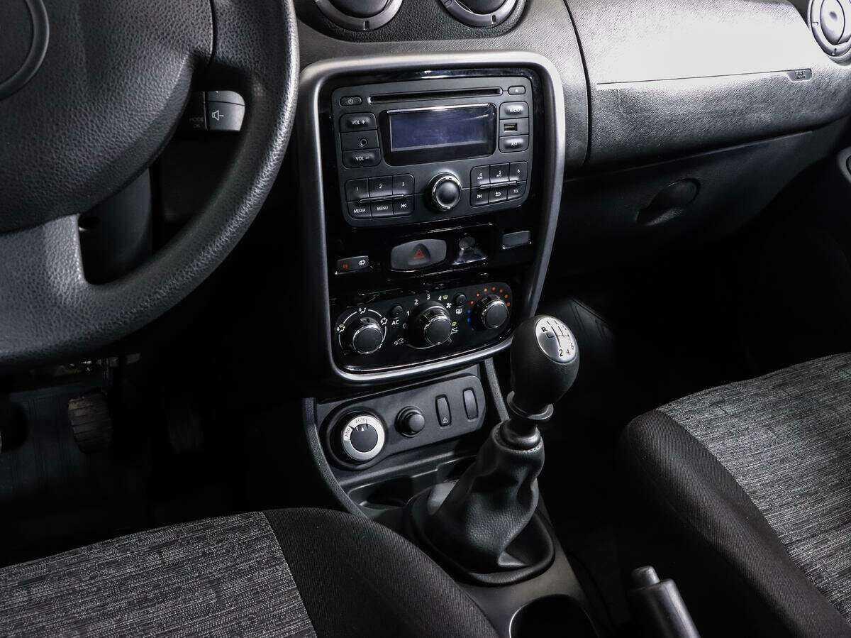 Renault Duster с пробегом — 2013 год. Фото: #11