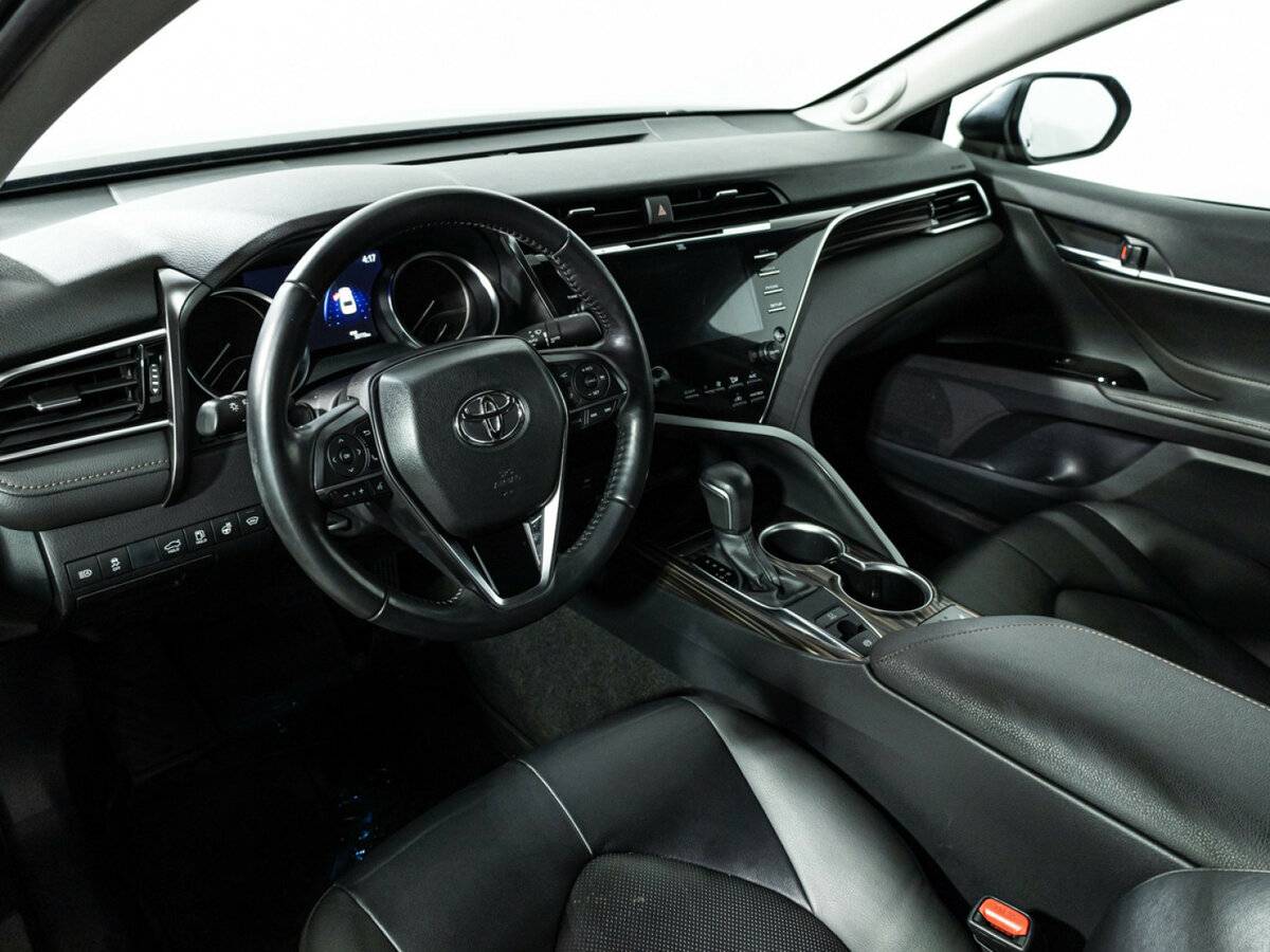 Toyota Camry с пробегом — 2020 год. Фото: #8
