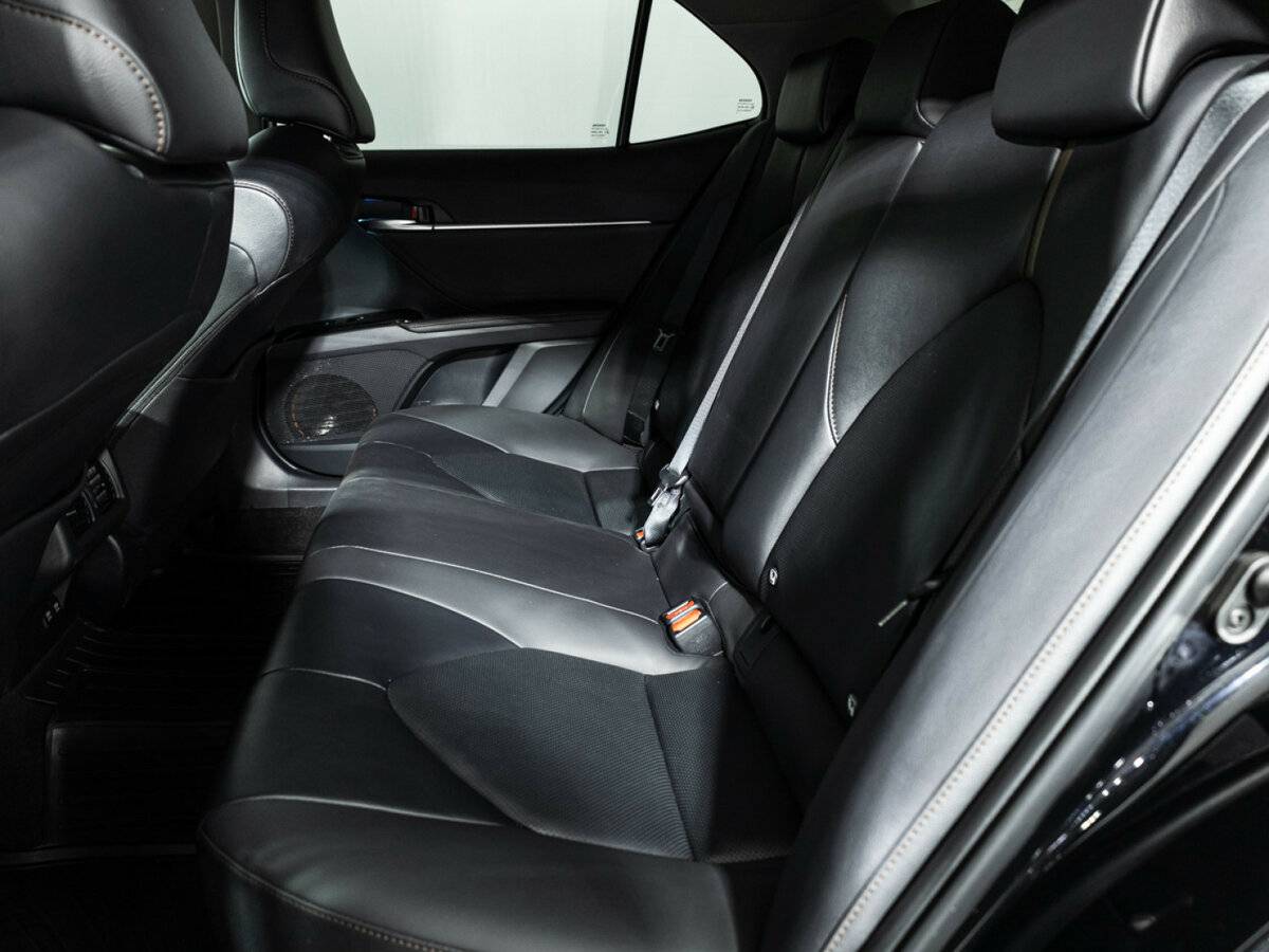 Toyota Camry с пробегом — 2020 год. Фото: #7
