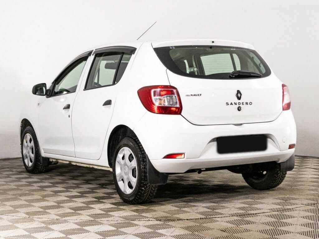 Renault Sandero с пробегом — 2016 год. Фото: #6