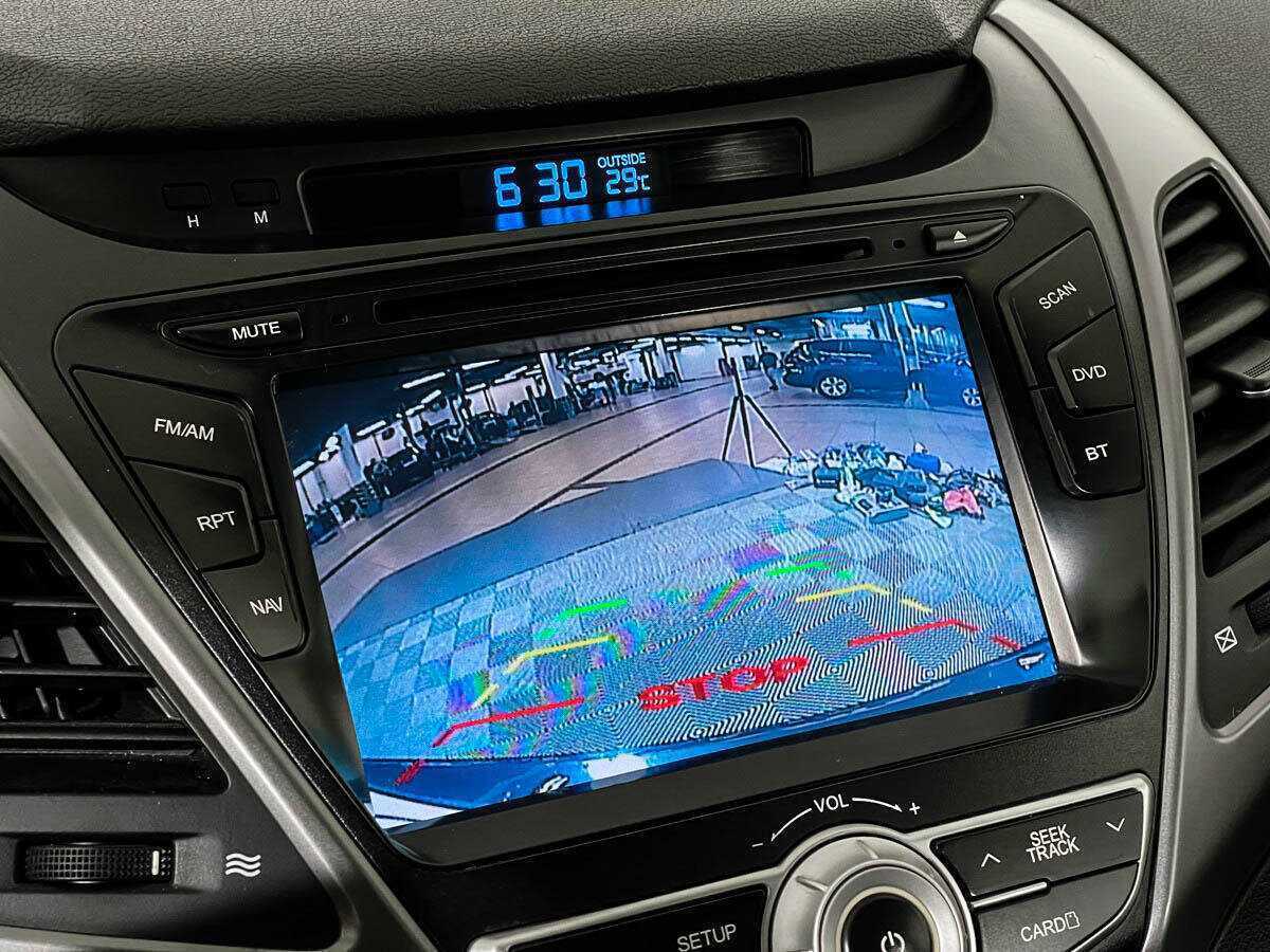 Hyundai Elantra с пробегом — 2015 год. Фото: #13