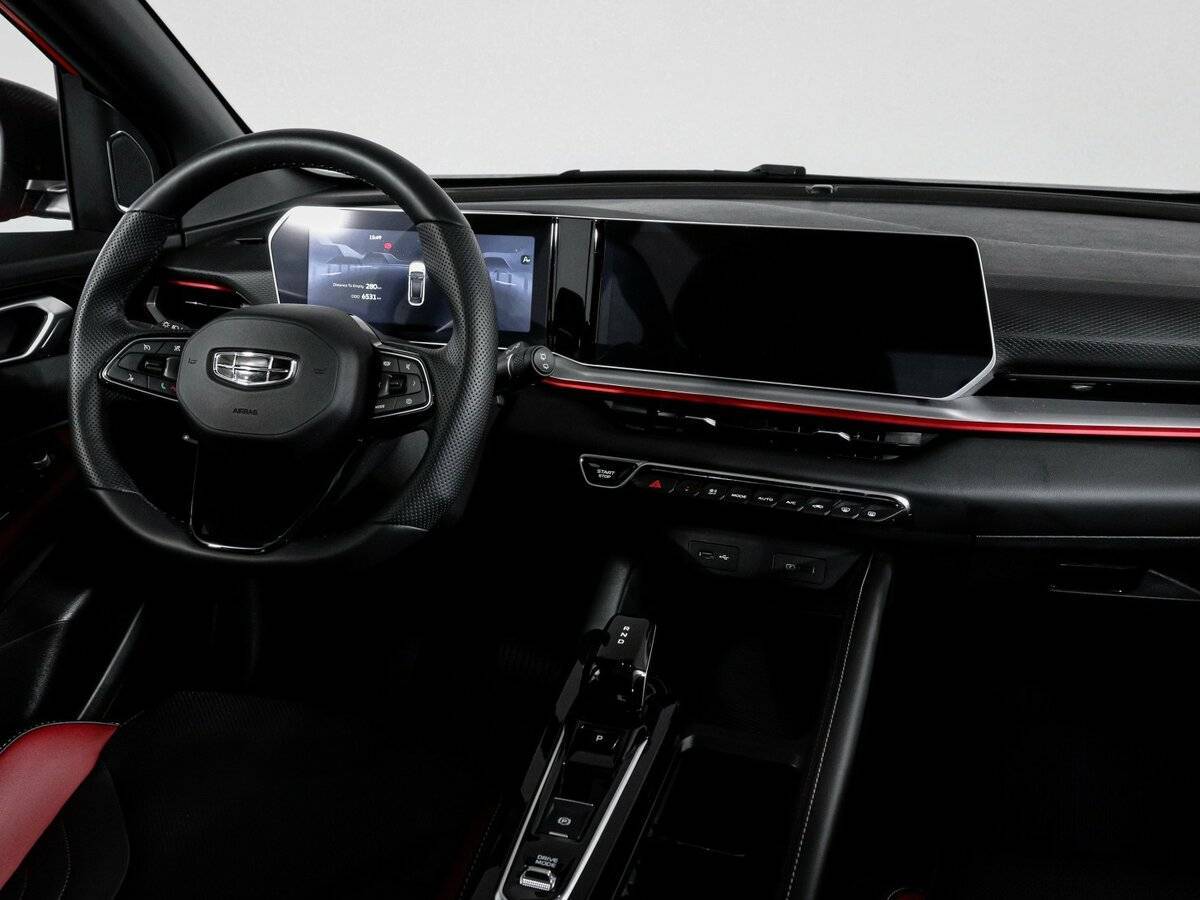 Geely Coolray с пробегом — 2024 год. Фото: #11