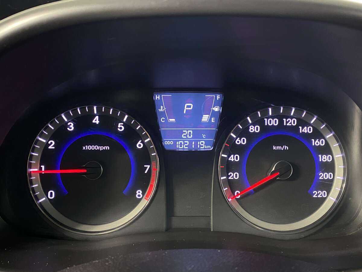 Hyundai Solaris с пробегом — 2014 год. Фото: #14