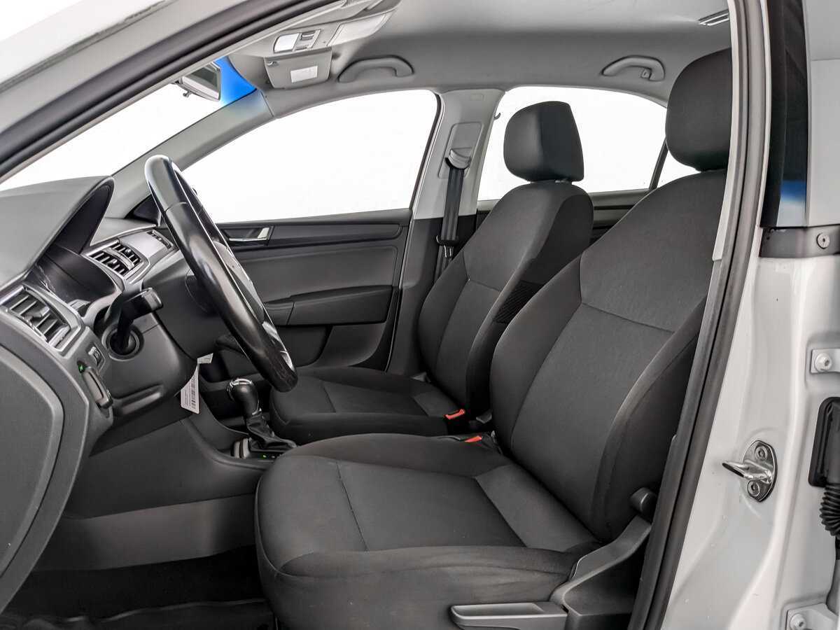 Skoda Rapid с пробегом — 2019 год. Фото: #15