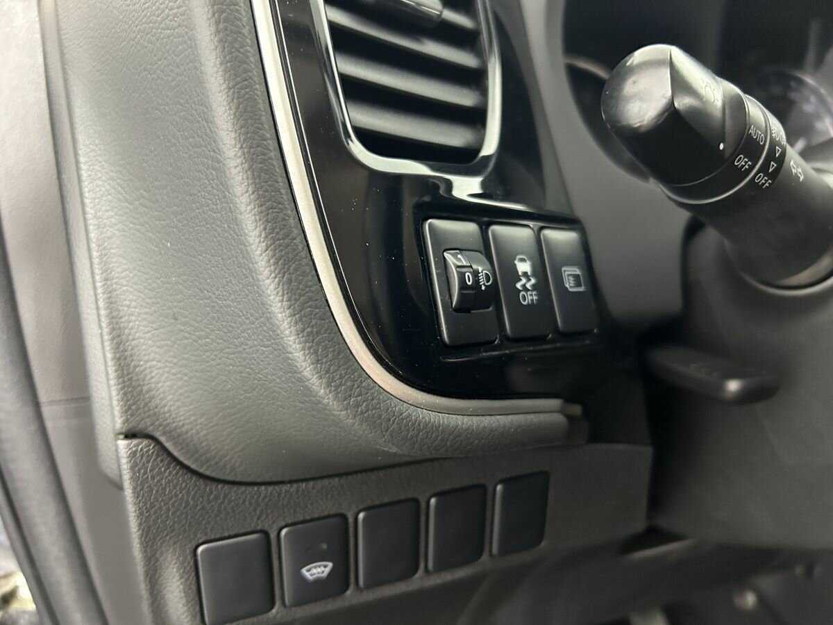 Mitsubishi Outlander с пробегом — 2015 год. Фото: #7