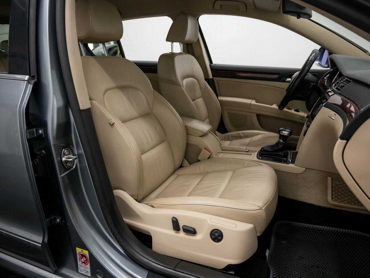Skoda Superb с пробегом — 2012 год. Фото: #7