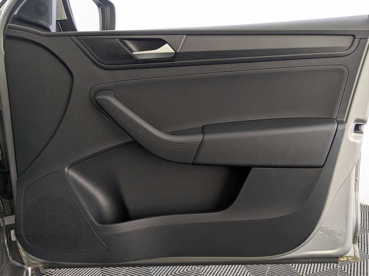 Volkswagen Polo с пробегом — 2021 год. Фото: #18