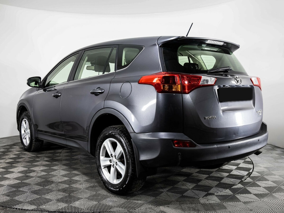 Toyota RAV4 с пробегом — 2013 год. Фото: #6