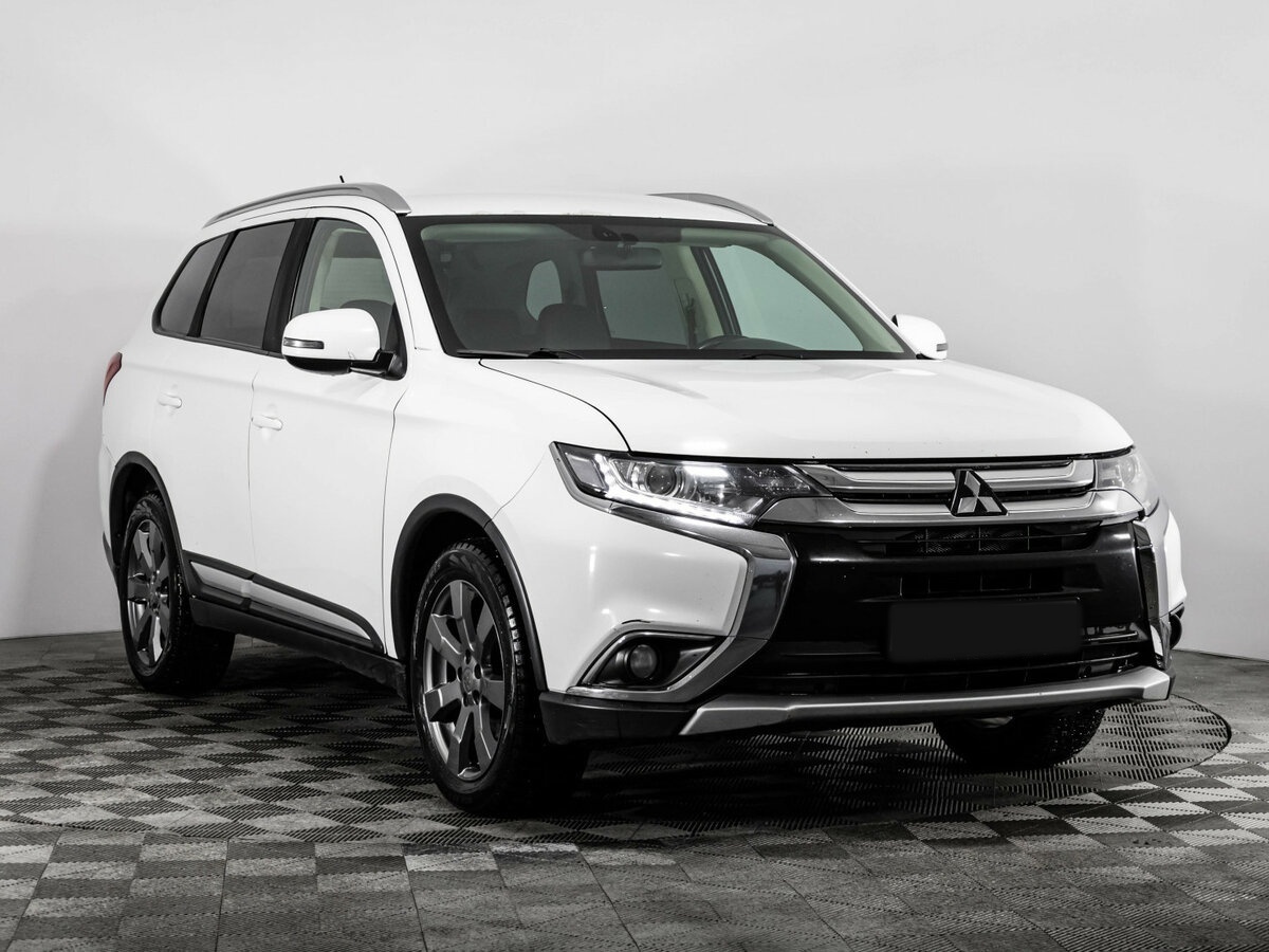 Mitsubishi Outlander с пробегом — 2016 год. Фото: #2