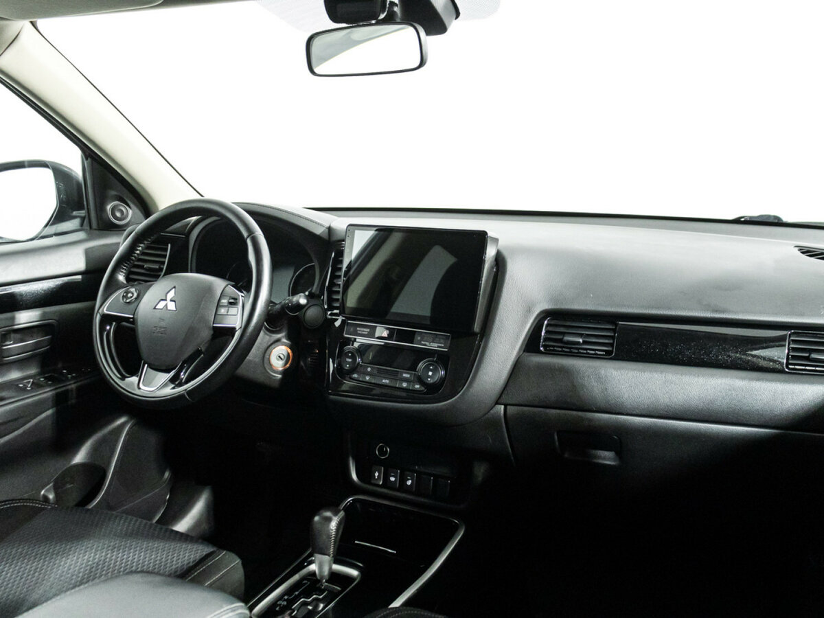 Mitsubishi Outlander с пробегом — 2019 год. Фото: #8