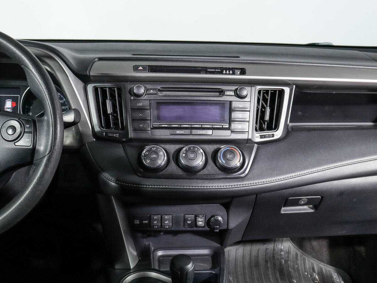 Toyota RAV4 с пробегом — 2016 год. Фото: #12