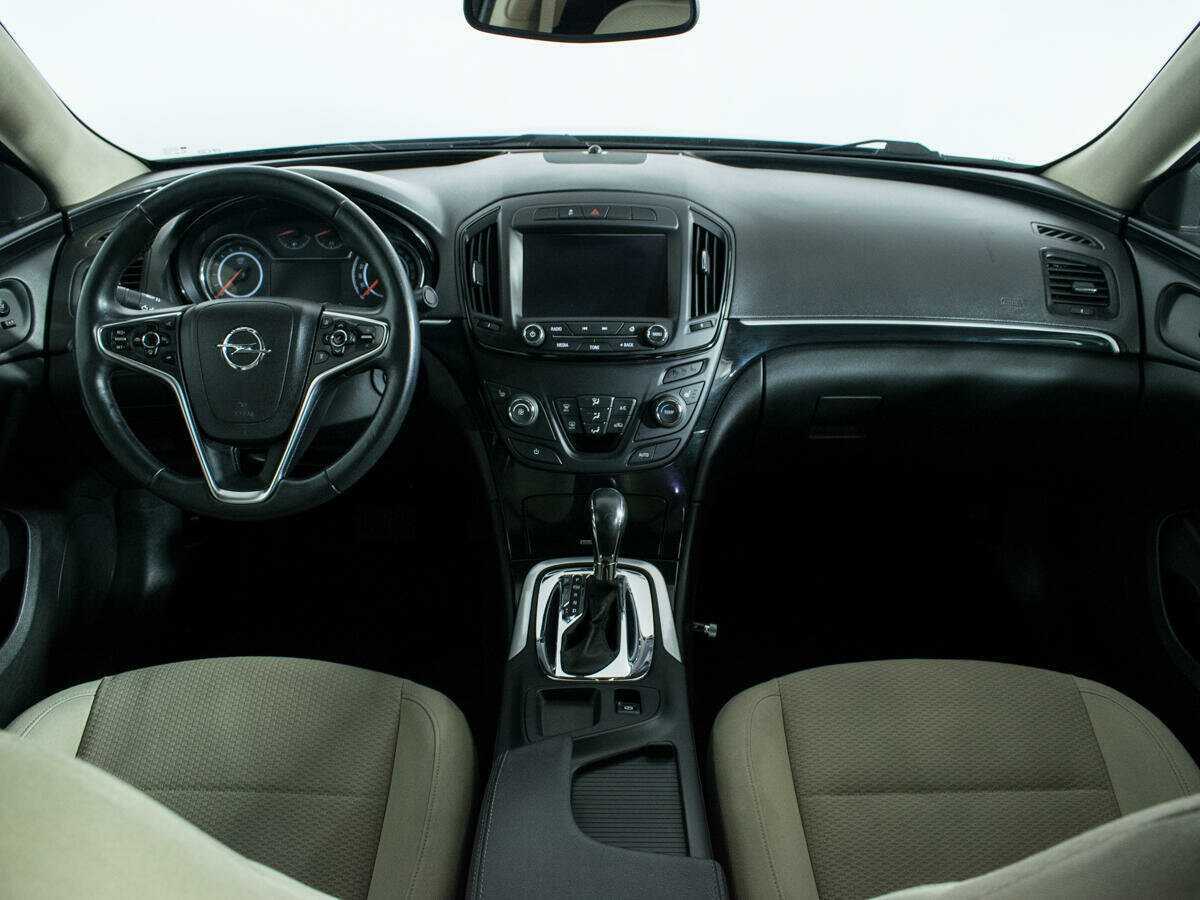 Opel Insignia с пробегом — 2014 год. Фото: #11