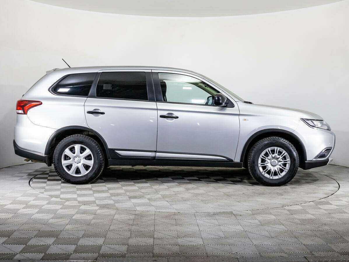 Mitsubishi Outlander с пробегом — 2015 год. Фото: #3