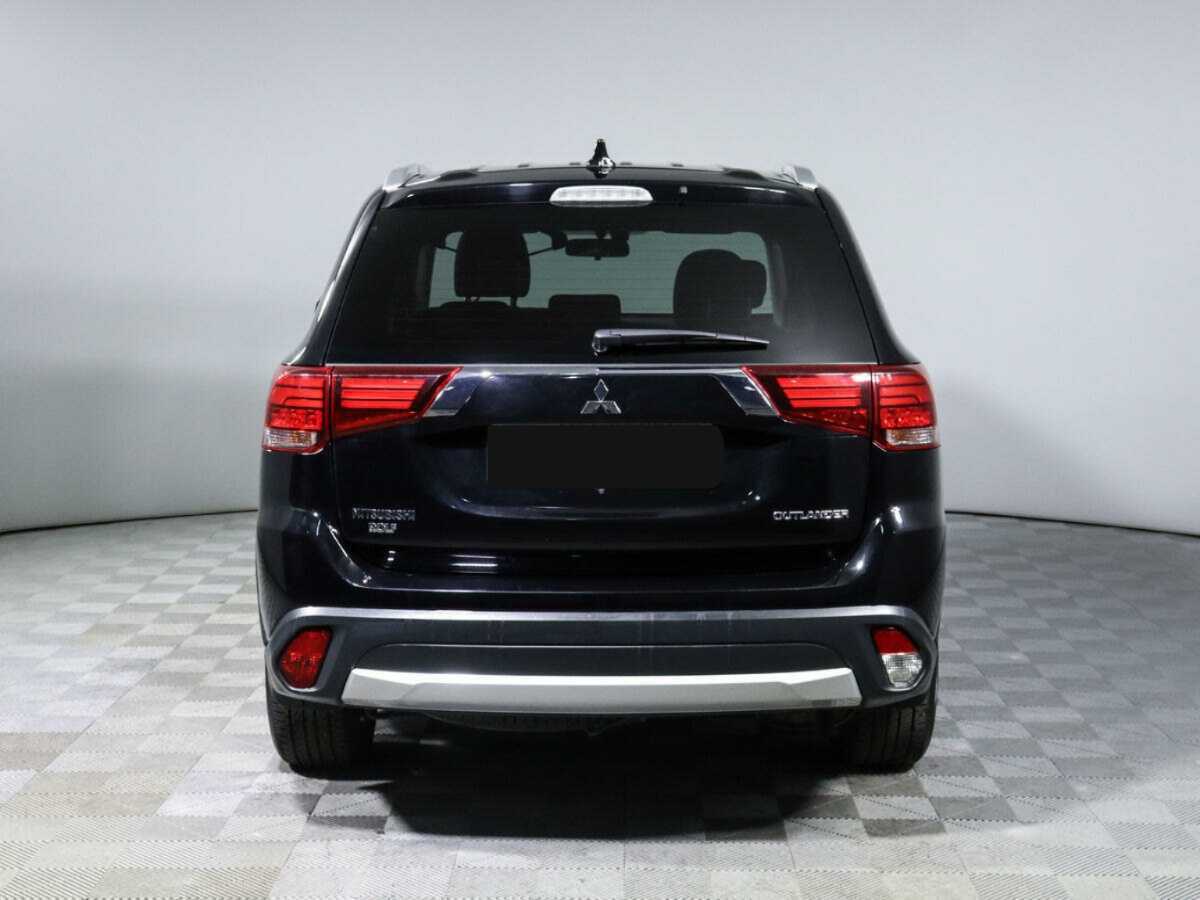Mitsubishi Outlander с пробегом — 2018 год. Фото: #4