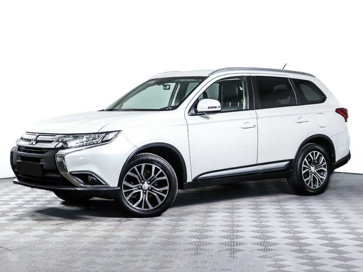 Mitsubishi Outlander с пробегом — 2015 год. Посмотреть фото