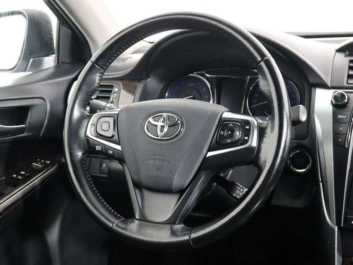 Toyota Camry с пробегом — 2018 год. Фото: #12