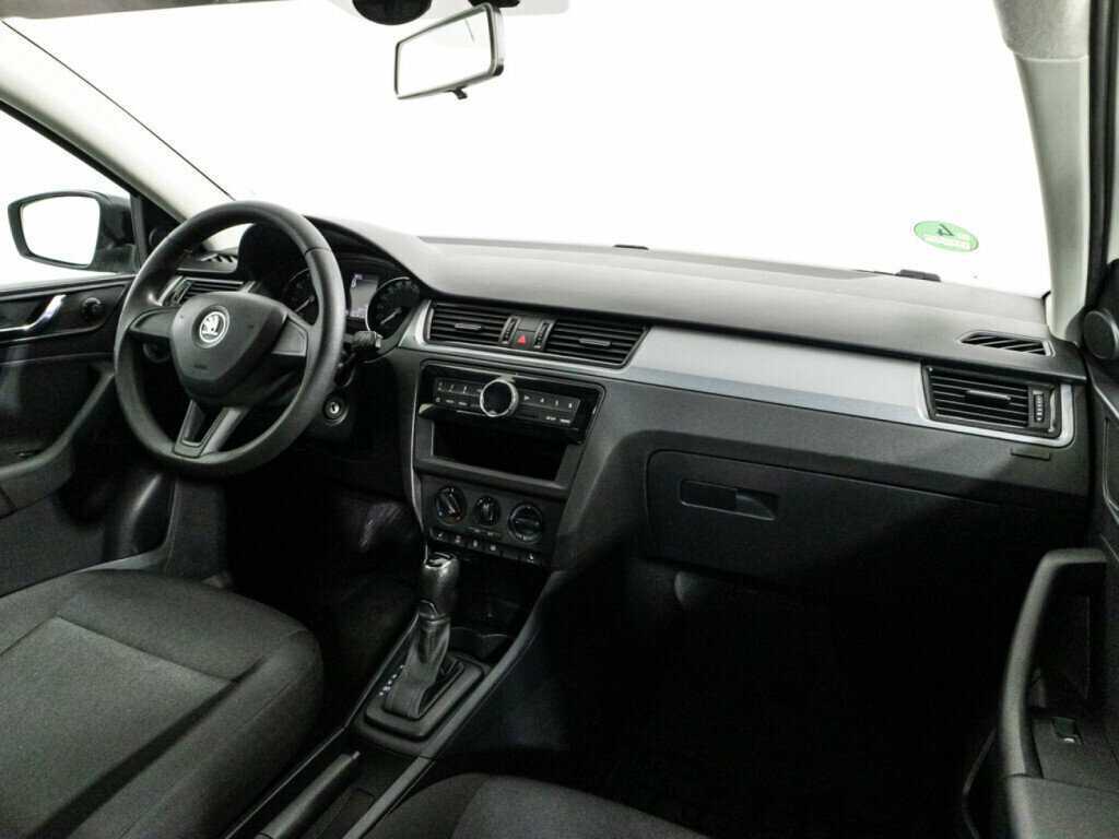 Skoda Rapid с пробегом — 2017 год. Фото: #8