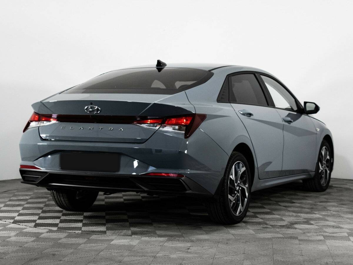 Hyundai Elantra с пробегом — 2021 год. Фото: #5