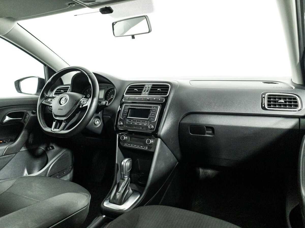 Volkswagen Polo с пробегом — 2018 год. Фото: #8