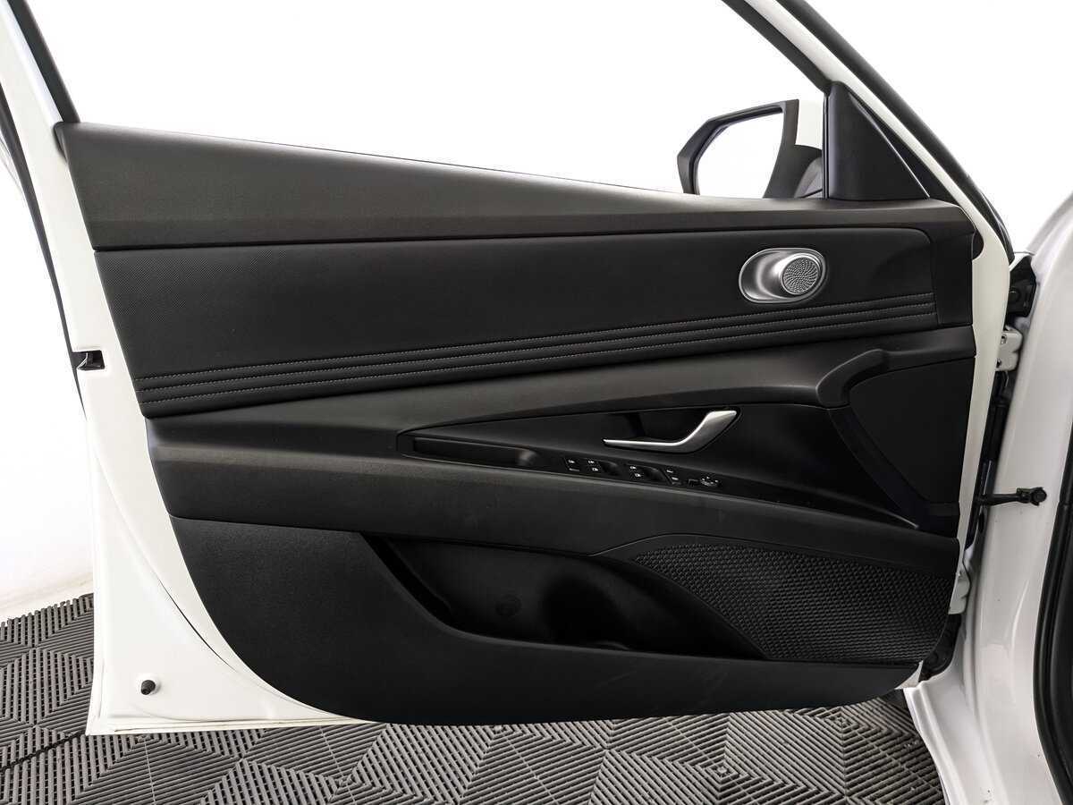 Hyundai Elantra с пробегом — 2022 год. Фото: #14