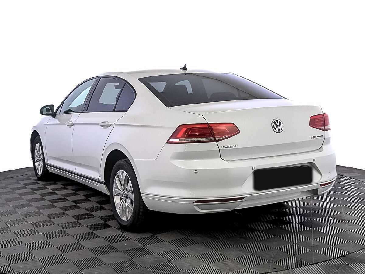 Volkswagen Passat с пробегом — 2017 год. Фото: #6